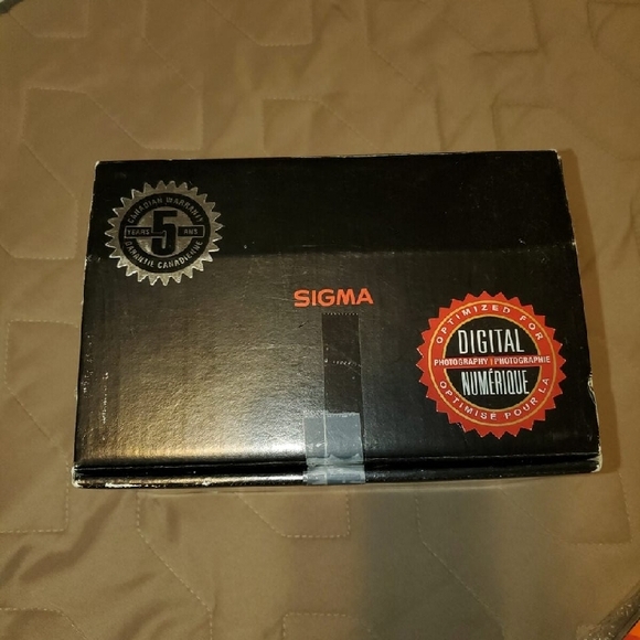 Sigma 18-250mm F3.5-6.3 DC OS Lens - Picture 4 of 4